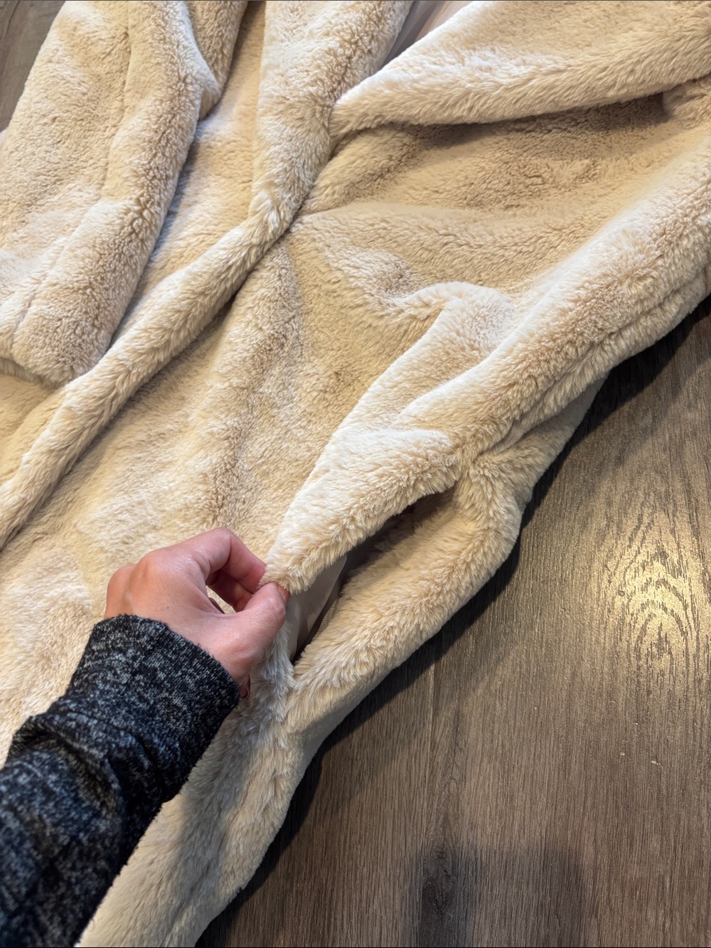 Banana Republic Cream Faux Fur Teddy Coat Longline Jacket - Picture 5 of 5